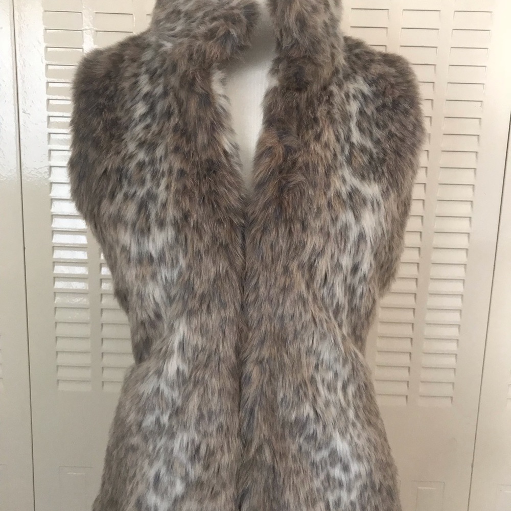 Banana Republic Faux Fur Leopard vest M